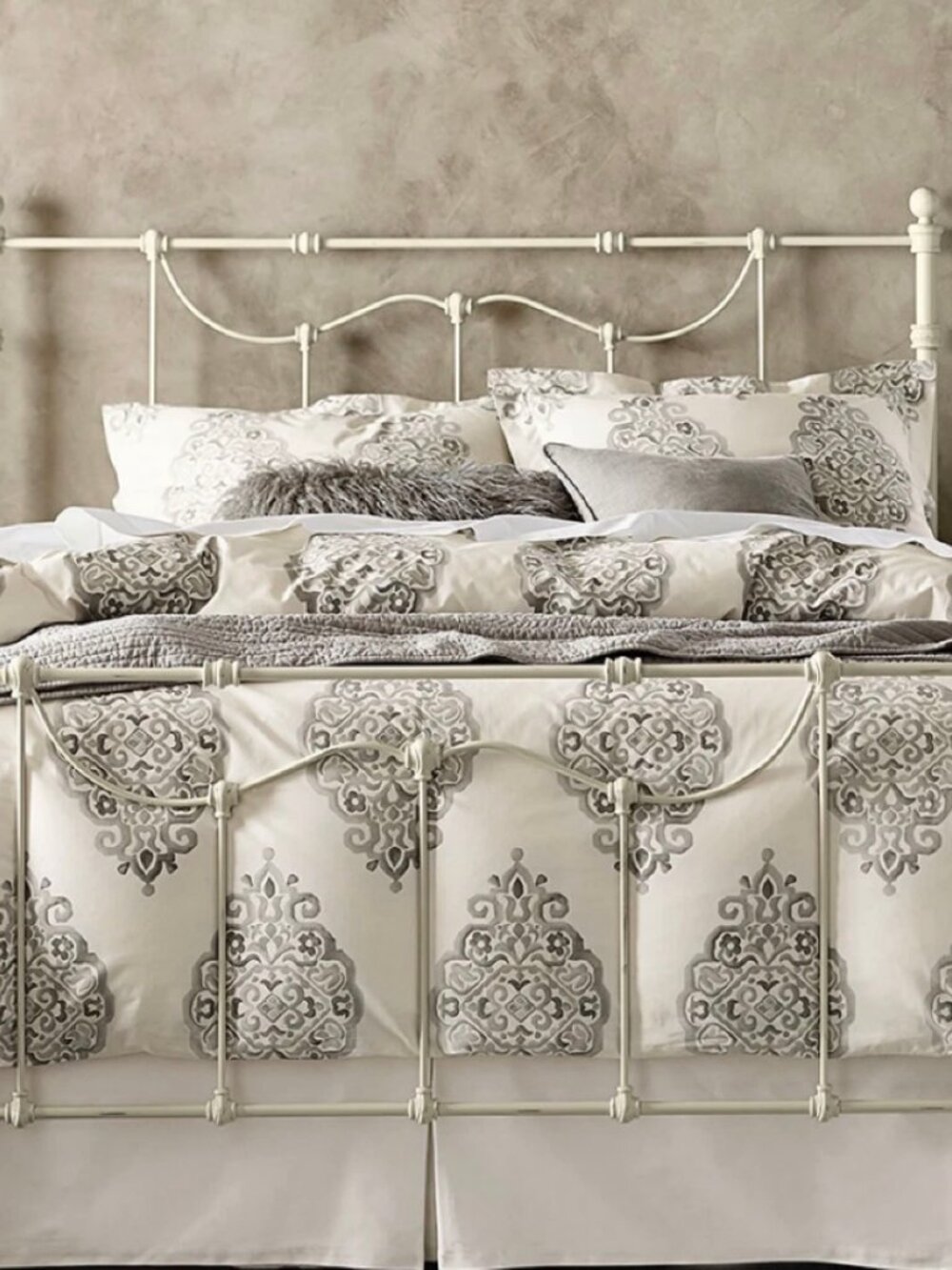 New Pottery Barn Gray Asher Medallion Percale Queen/Full Duvet Cover
